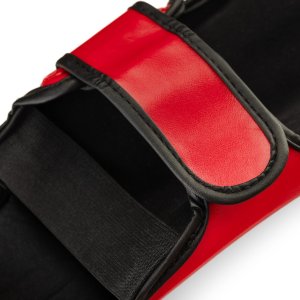 Profesjonalny nagolennik z dodatkową osłoną na stopę, renomowanej marki Evolution. Wykonany z najwyższej klasy komponentów. Zestaw zawiera 2 sztuki. Ochraniacz na goleń z ochroną śródstopia Evolution Red - Evolution